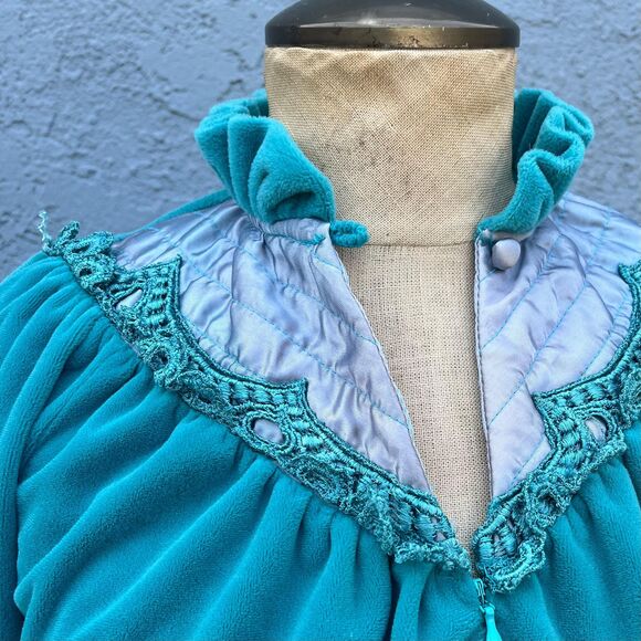 80s Velour Nightgown in Small or Medium Victorian Details Kidcore - Picture 5 of 9